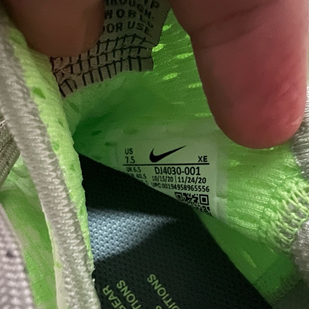 Nike ACG Lime and Gray Trail Shoes mountian fly men’s  low sea glass 7.5 - Picture 8 of 8